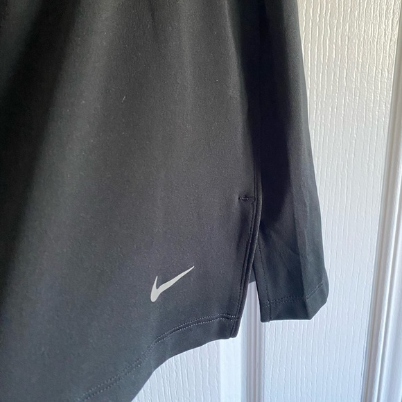 Women's Nike Dri-Fit UV Victory 17 Inch Skort - Picture 2 of 2